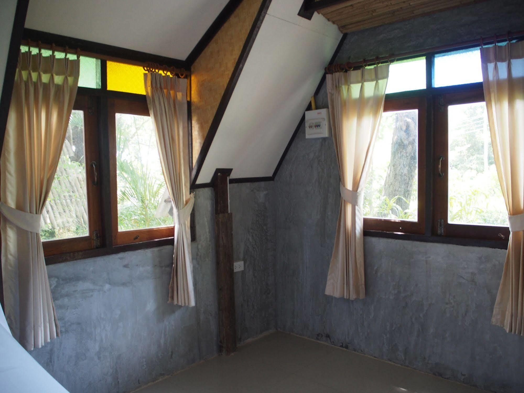Lanta Happy Hill Hotel Koh Lanta Bagian luar foto